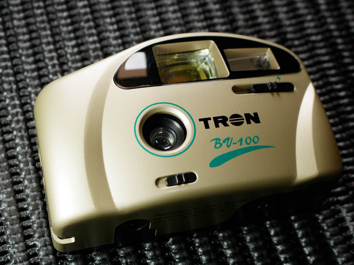 Câmera Analógica Tron BV-100 – Compacta, Revisada e Pronta para Usar